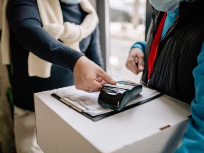 bezhotovostne-platby